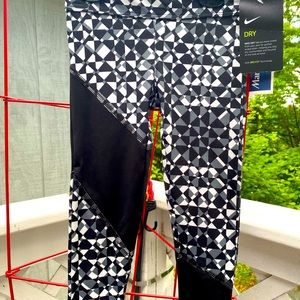 NWT Nike leggings